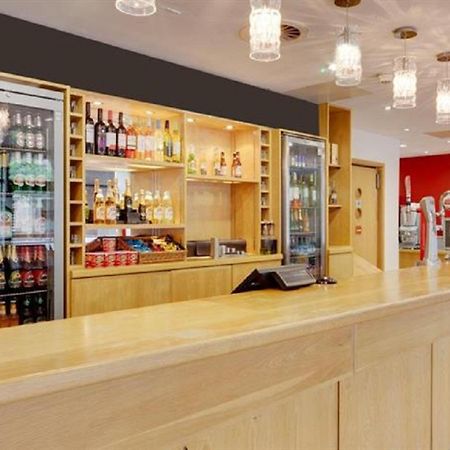 Travelodge Swansea Central Bagian luar foto