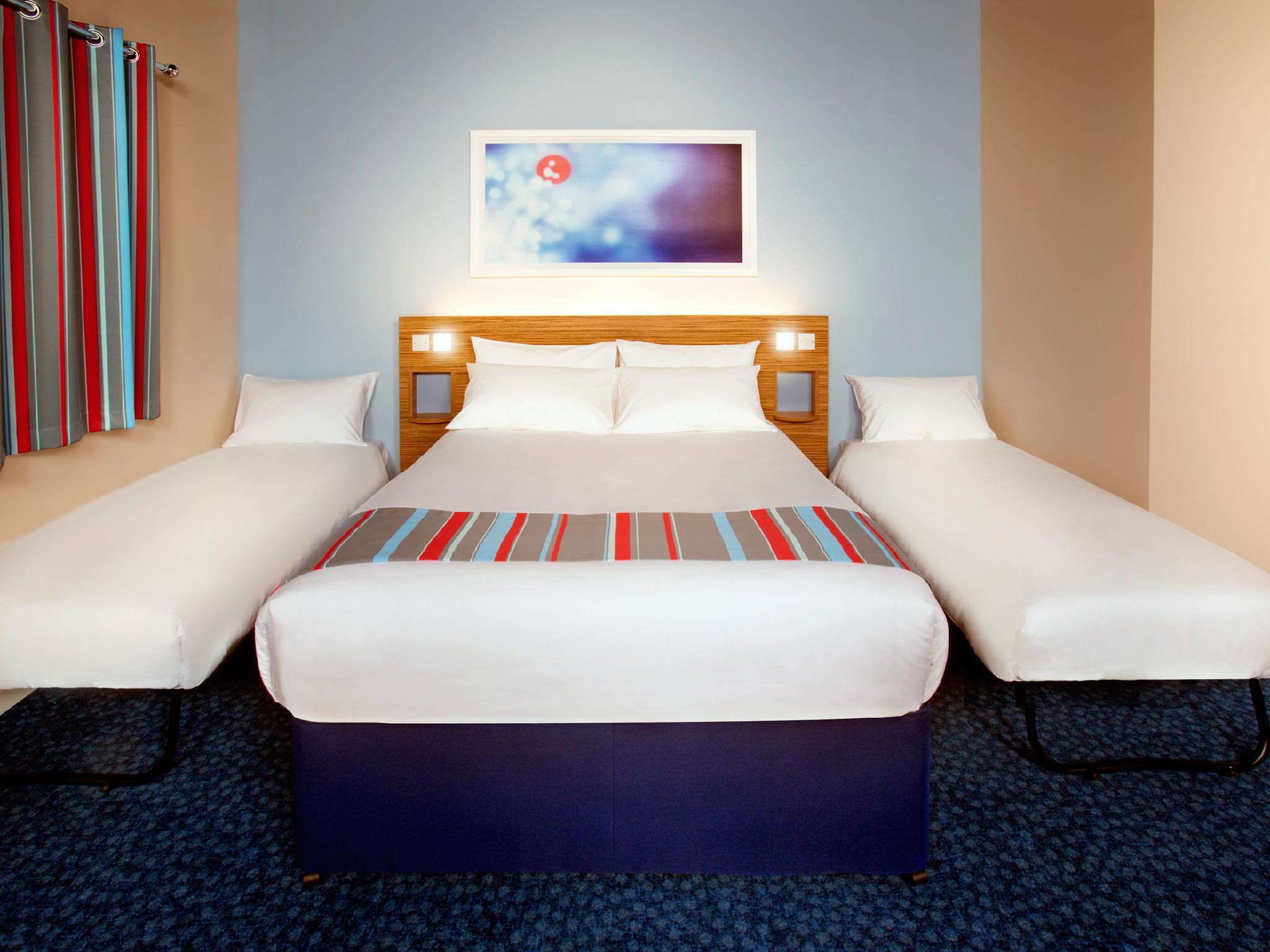 Travelodge Swansea Central Bagian luar foto
